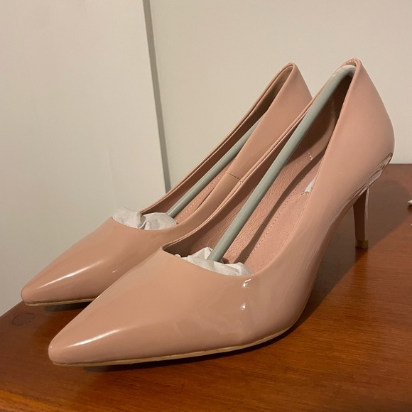 Patent Nude Low Heel - Picture 2 of 8